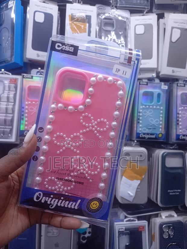 iPhone 11 "Fashion Case" Designed With a Decorative 3d - thumbnail 2