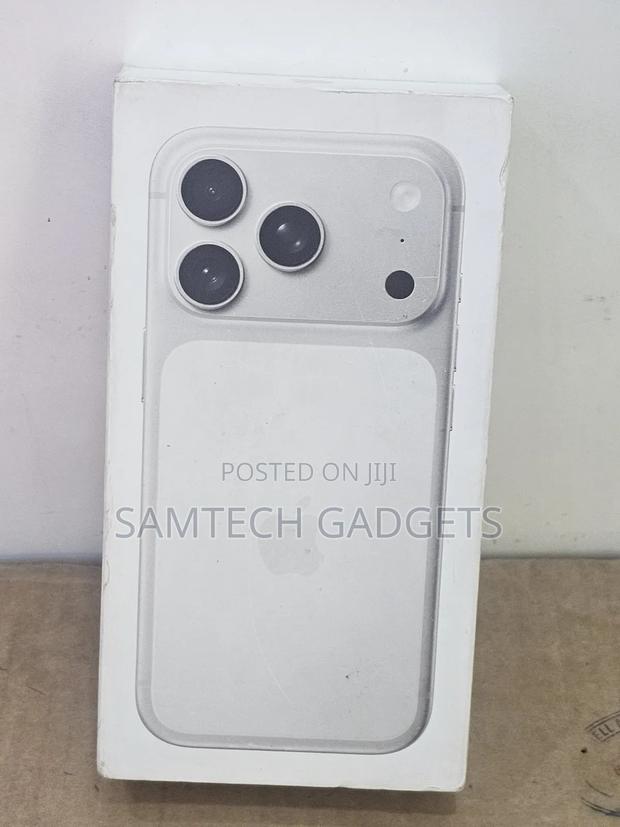 New Apple iPhone 17 Pro 256 GB Silver - thumbnail 2