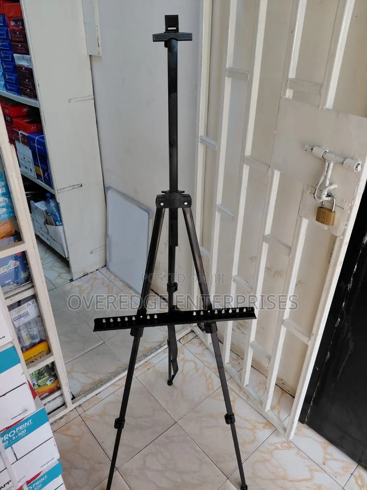 Unique Whiteboard Stand Available on Sale