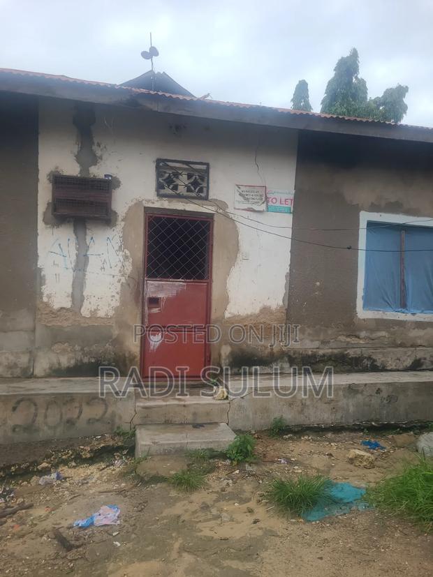 6bdrm House in Mshomoroni for sale