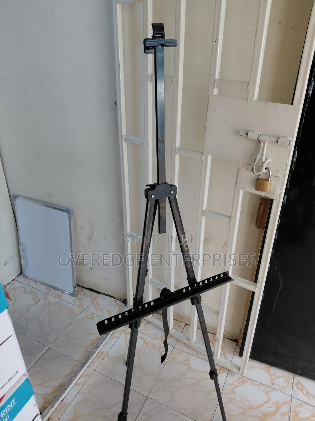 Tripod Stand Available for Students
