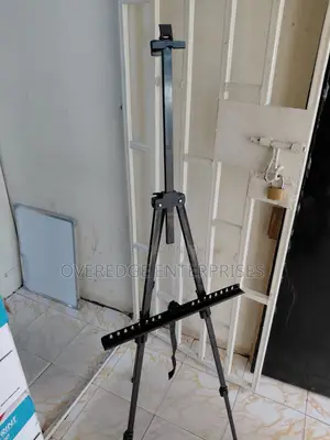 Tripod Stand Available for Students