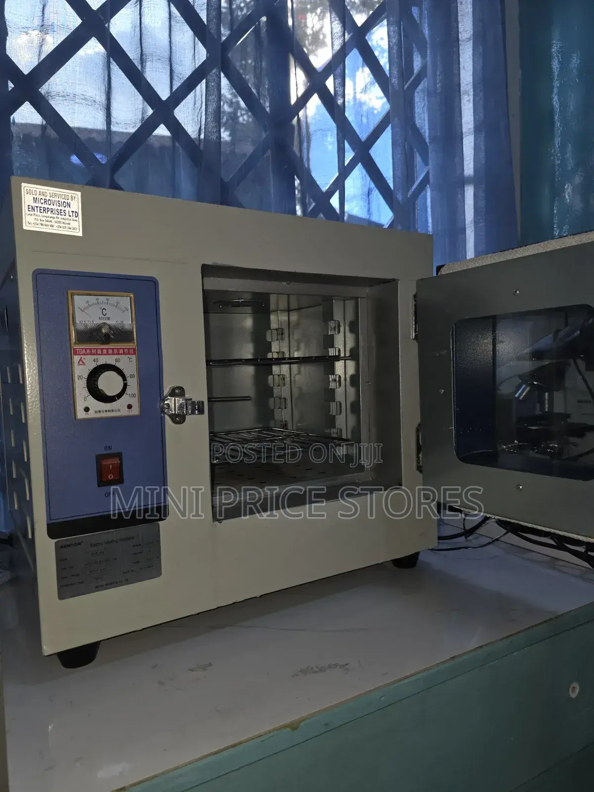 Laboratory Incubator