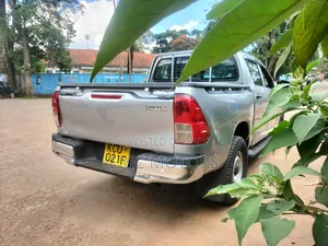 Toyota Hilux 2018 Silver