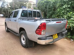 Toyota Hilux 2018 Silver
