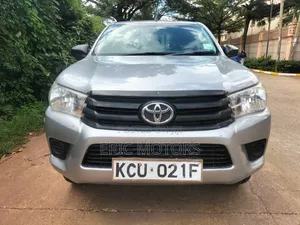 Toyota Hilux 2018 Silver