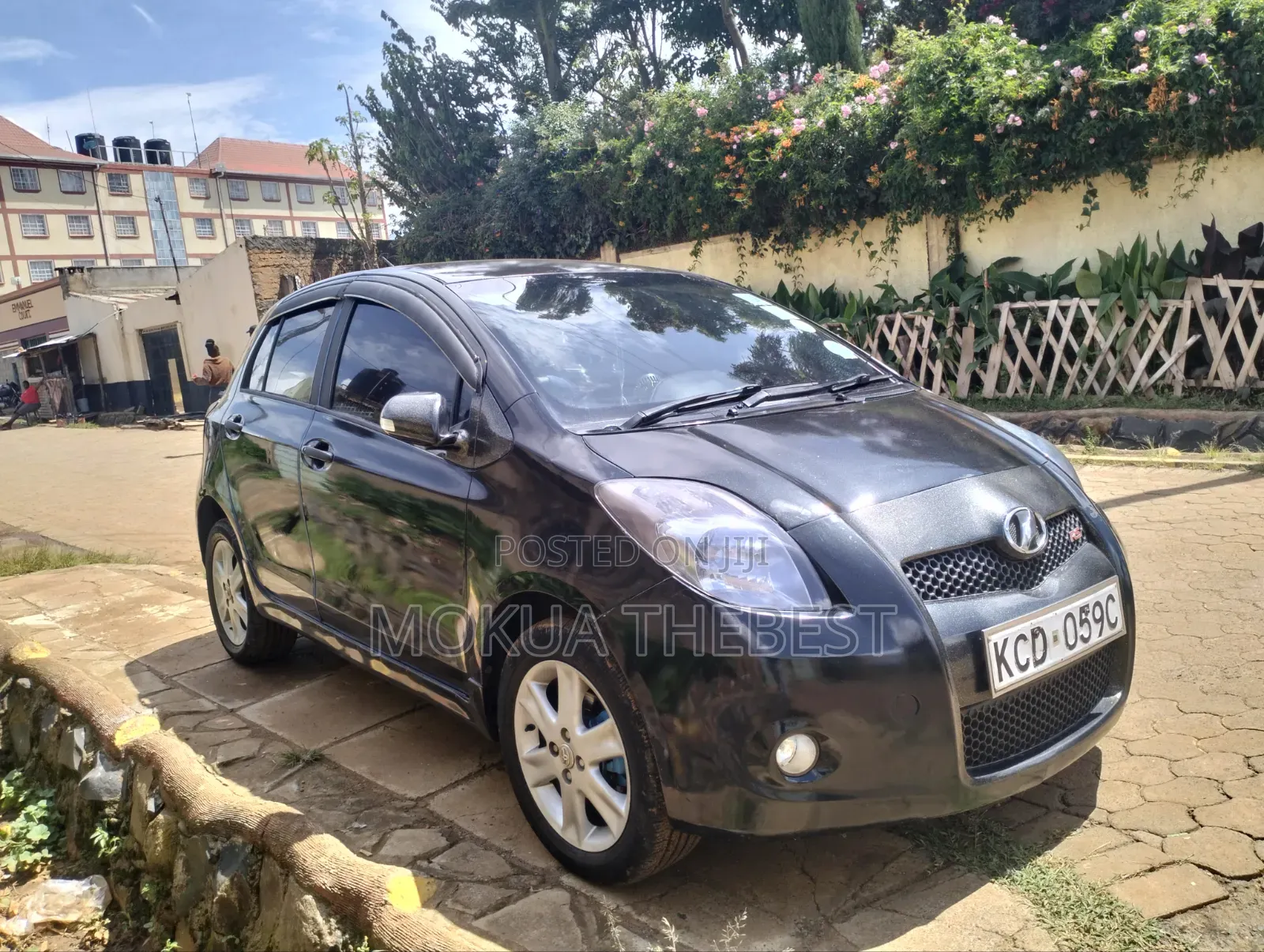 Toyota Vitz 1.5 FWD 5dr 2009 Black