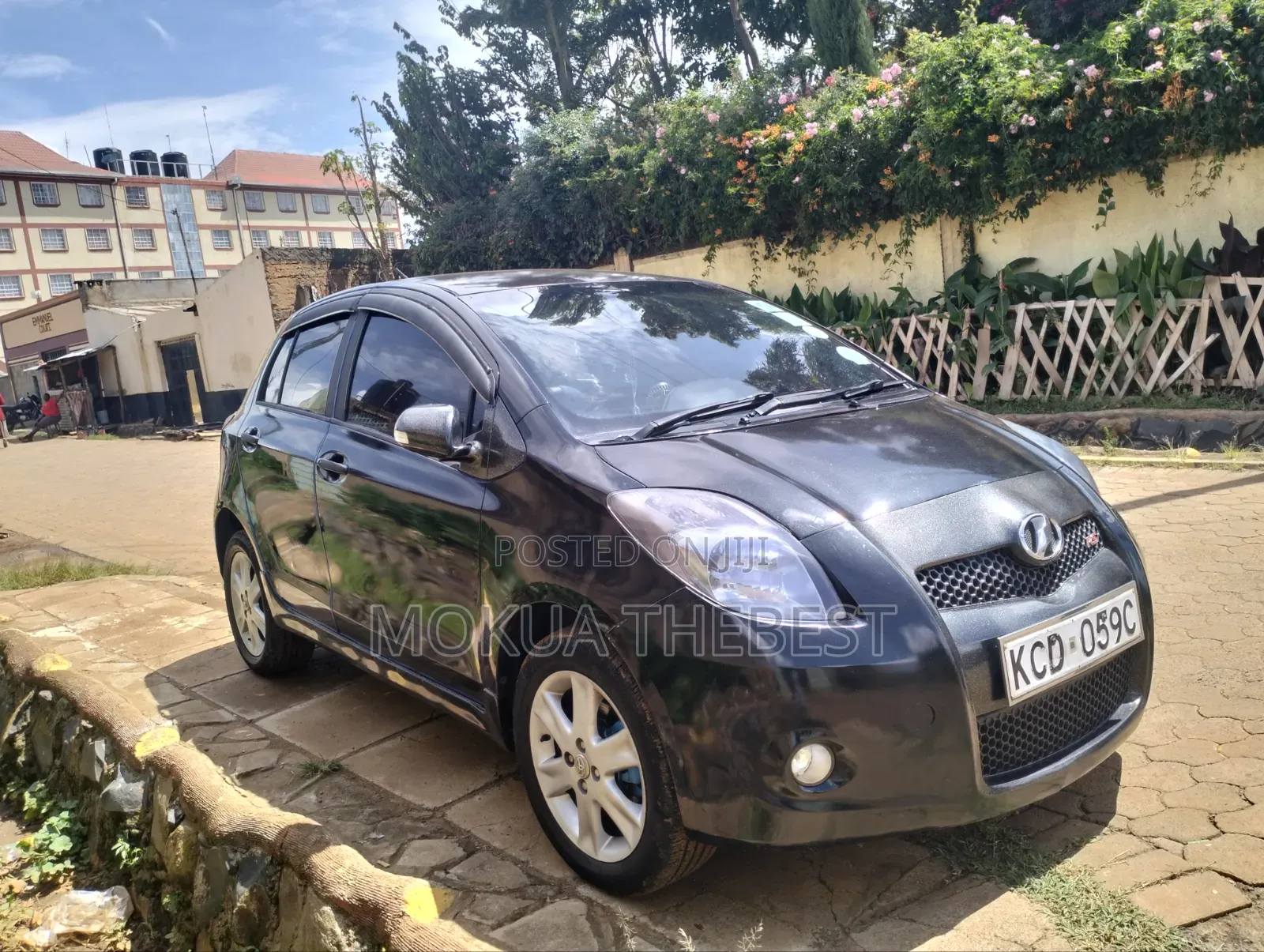 Toyota Vitz 1.5 FWD 5dr 2009 Black