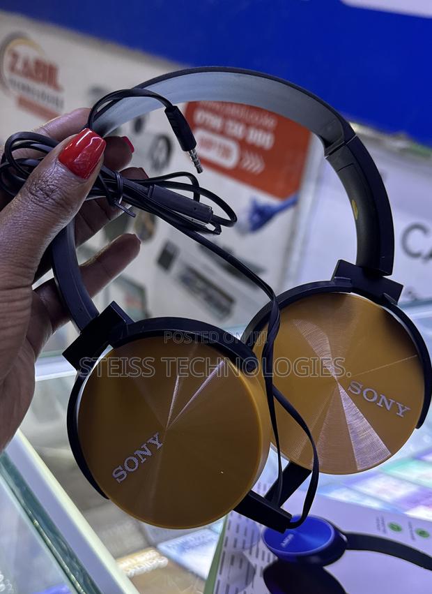 Sony Wired Headphones - thumbnail 3