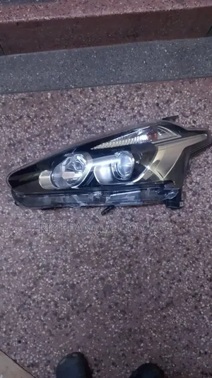 Headlight Toyota Sienta Nsp172