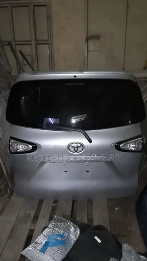 Rear Gate Toyota Sienta Nsp172 G