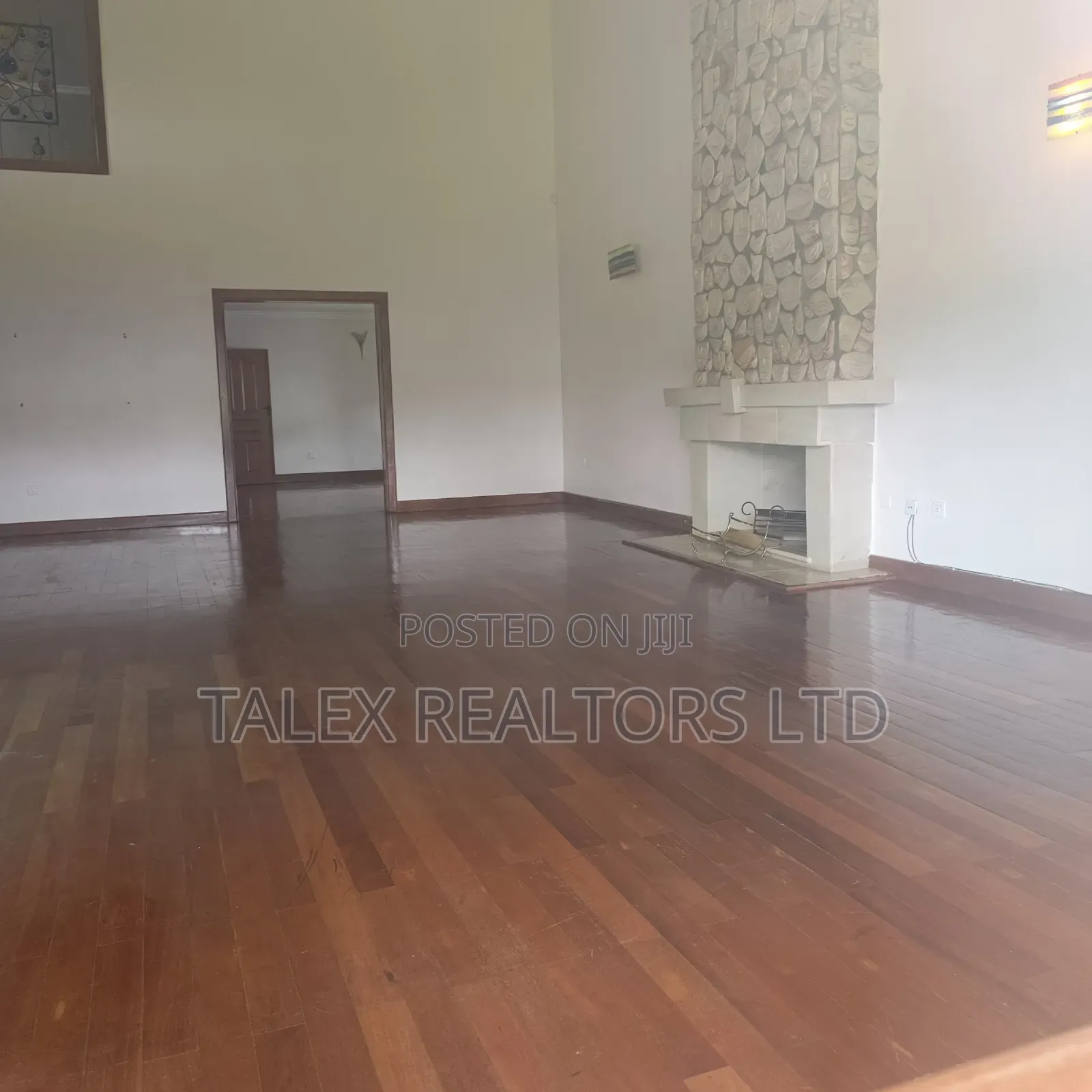 4bdrm Mansion in Call Me, Runda for rent