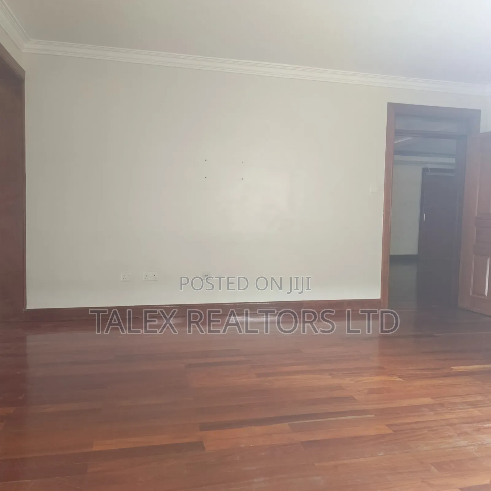 4bdrm Mansion in Call Me, Runda for rent