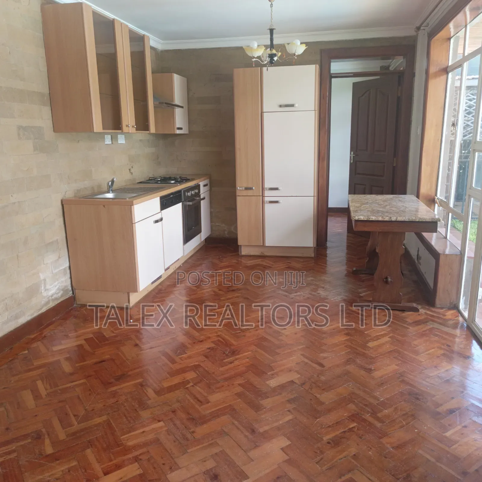 4bdrm Mansion in Call Me, Runda for rent
