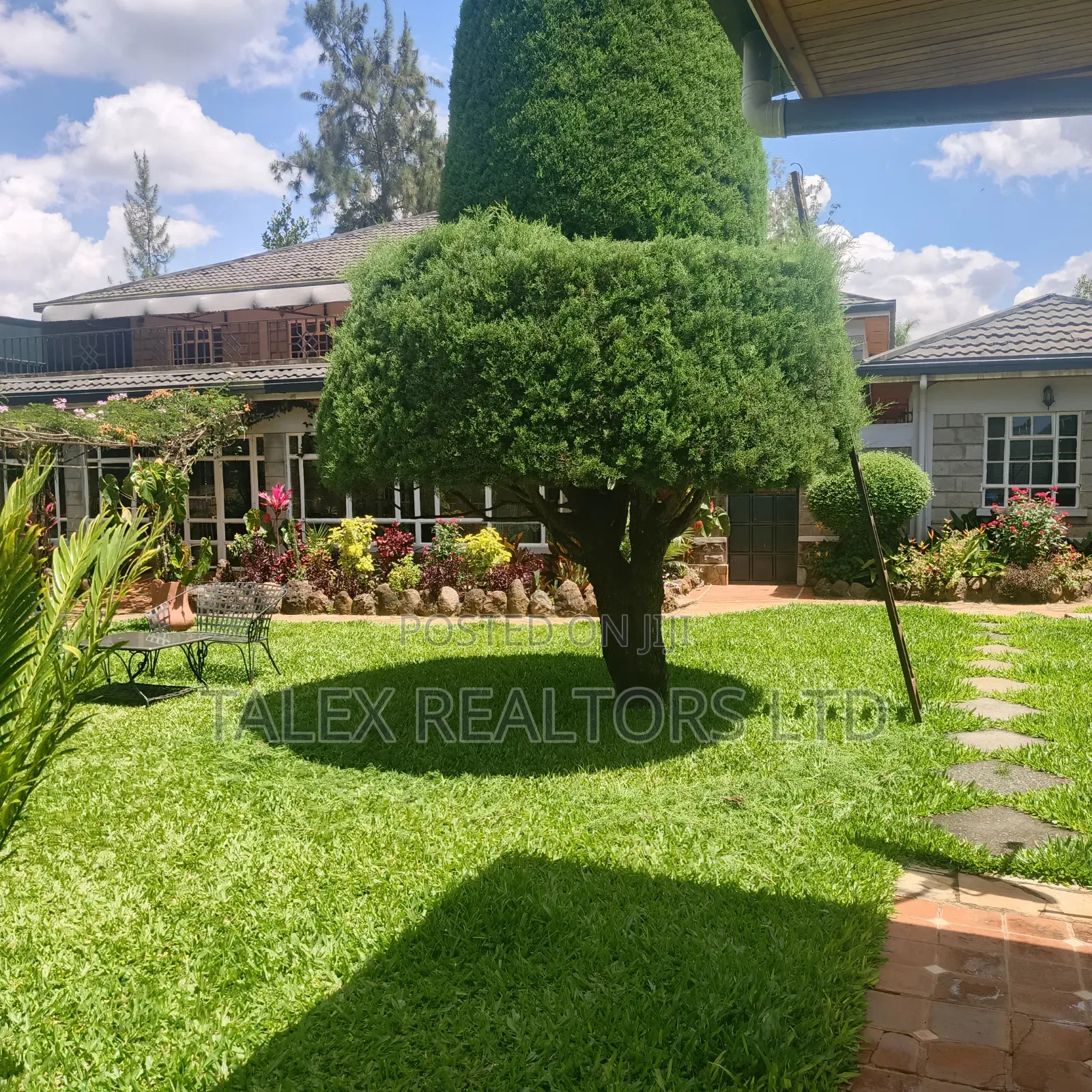 4bdrm Mansion in Call Me, Runda for rent