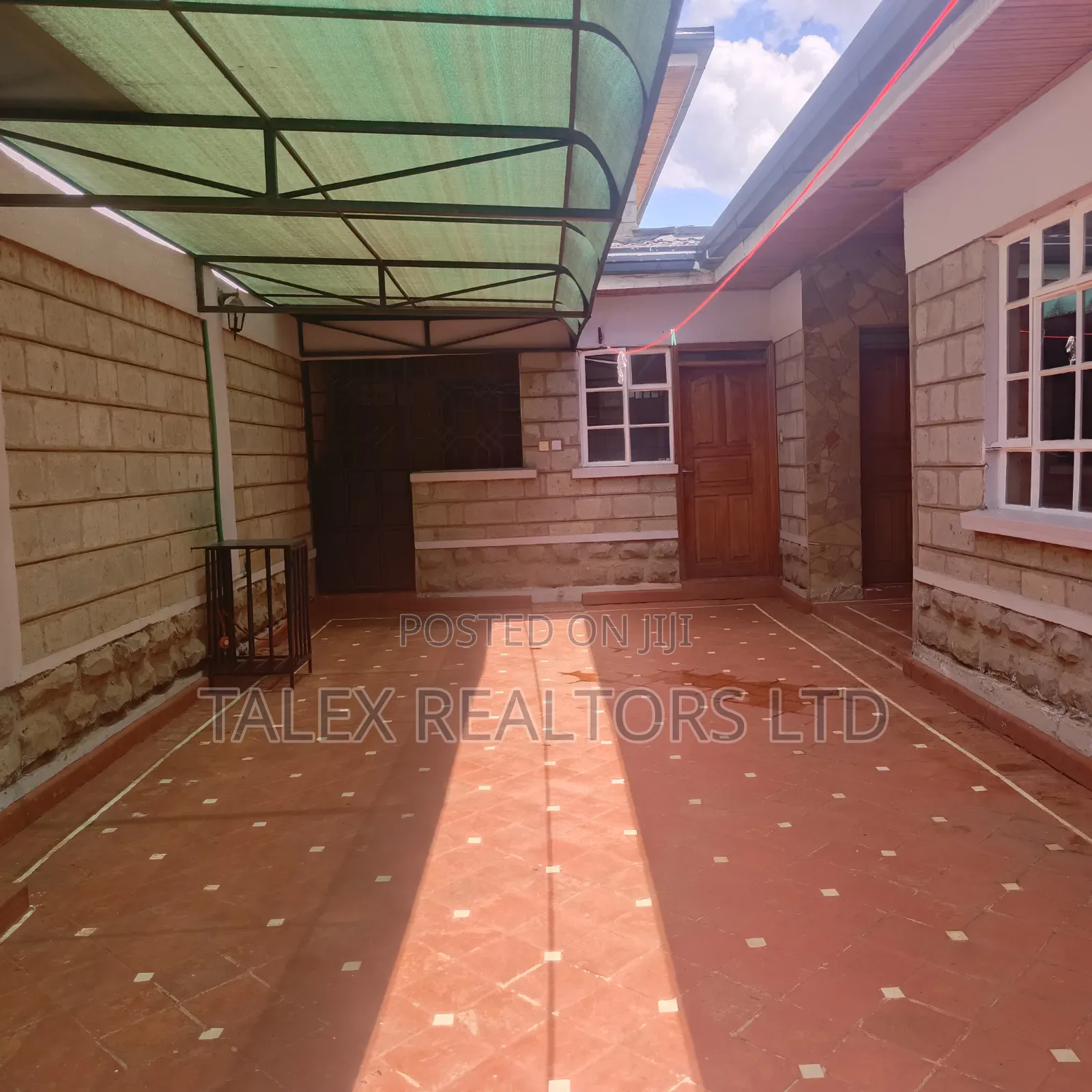 4bdrm Mansion in Call Me, Runda for rent