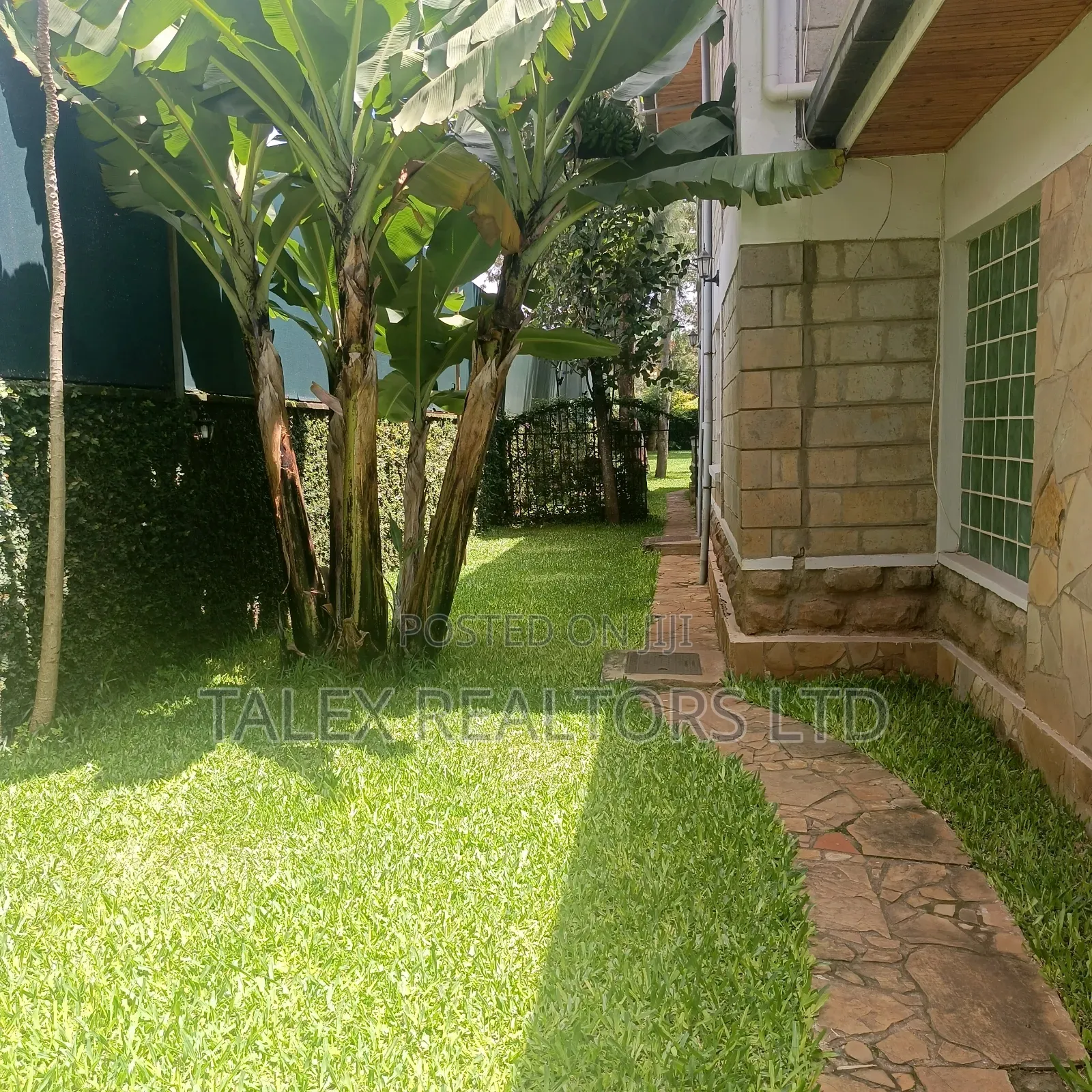 4bdrm Mansion in Call Me, Runda for rent