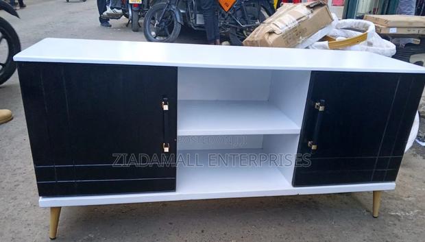 Executive 4.5 Ft Tv Stand – Sleek Storage for Contemporary Living