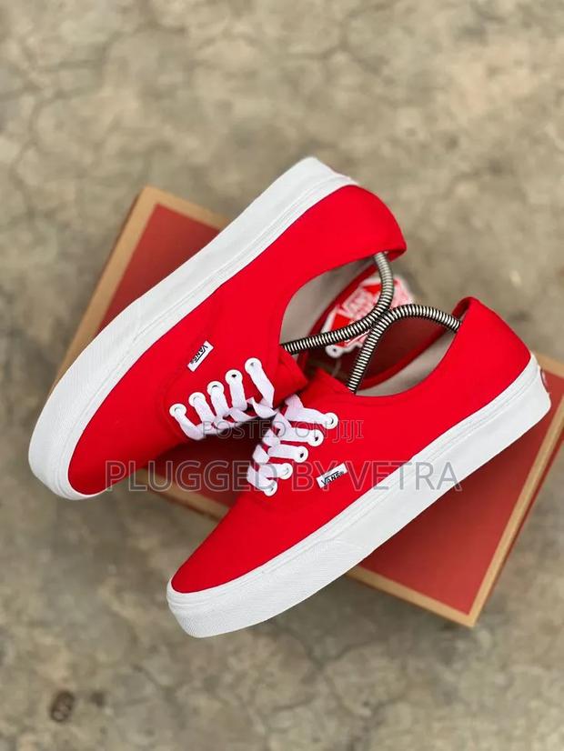 Vans Off the Wall in 'Red White-Sole/White Laces' Colour. - thumbnail 2
