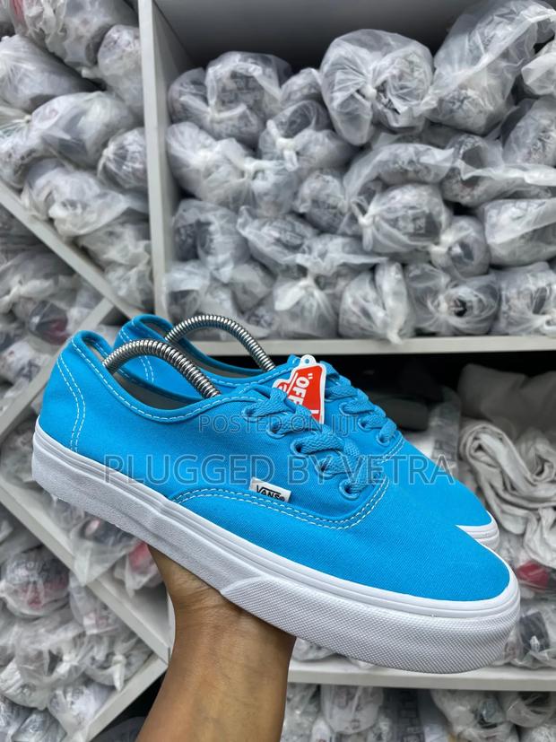 Vans Authentic Shoes/Low-Top Silhouette With a Canvas Upper Material. - thumbnail 3
