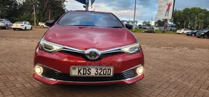 Toyota Auris 2017 Pink
