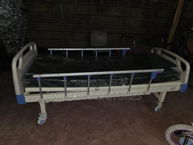 Single Crank Hospital Bed - thumbnail 2