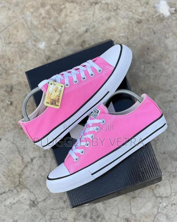 Chuck Taylor Low-converse Rubbers In Baby-pink Colourway.