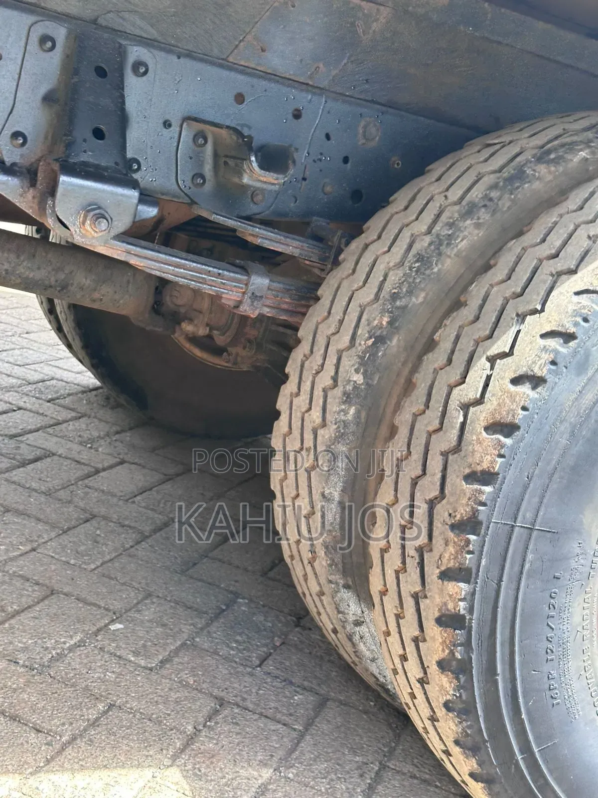 Isuzu NMR Closed Body
