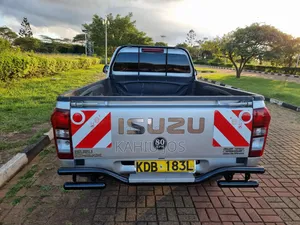 Isuzu D-MAX 2021 Silver