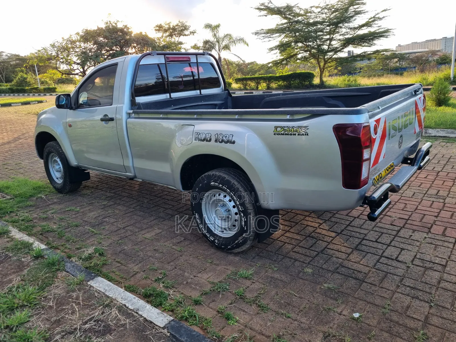 Isuzu D-MAX 2021 Silver