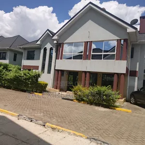 5bdrm Townhouse / Terrace in Garden Estate, Roysambu for rent
