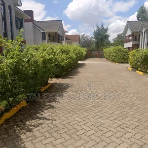 5bdrm Townhouse / Terrace in Garden Estate, Roysambu for rent