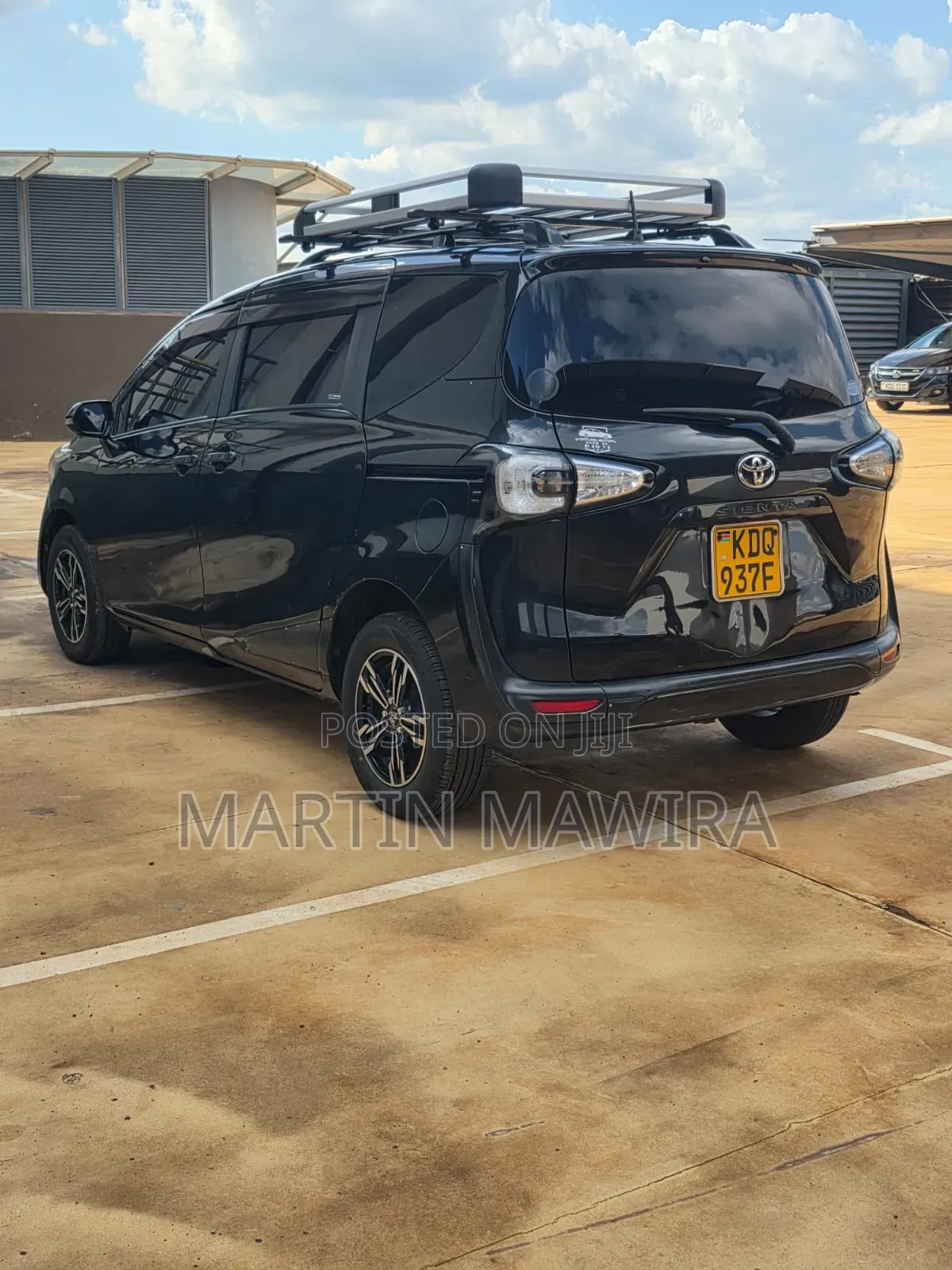 Toyota Sienta 2017 Black