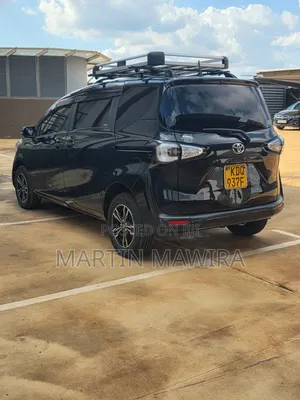 Toyota Sienta 2017 Black