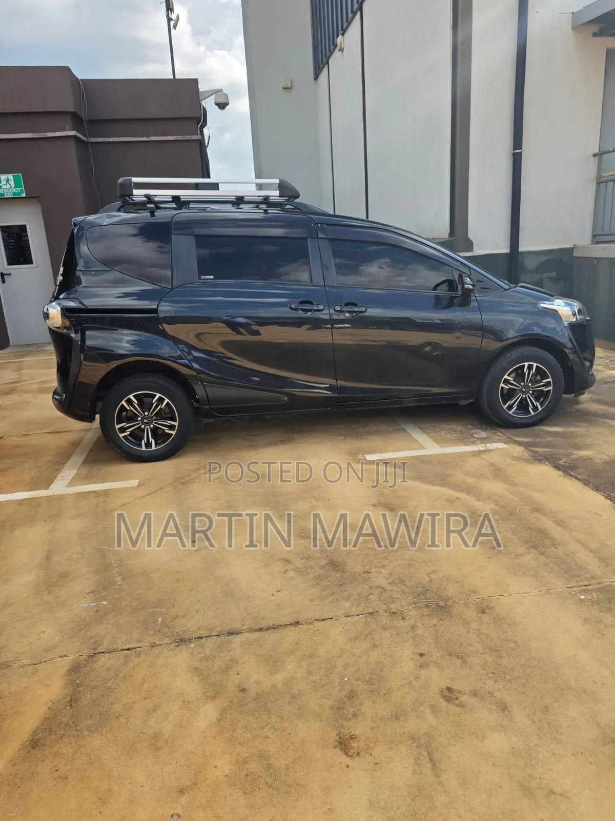 Toyota Sienta 2017 Black