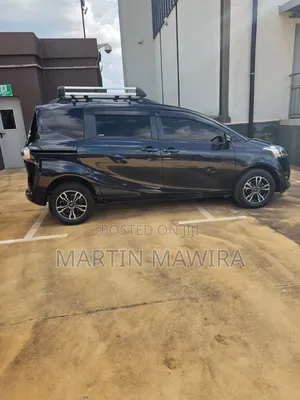 Toyota Sienta 2017 Black