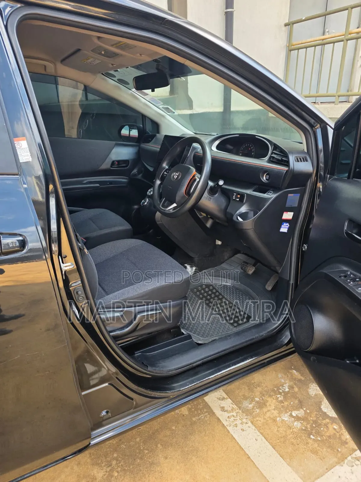 Toyota Sienta 2017 Black