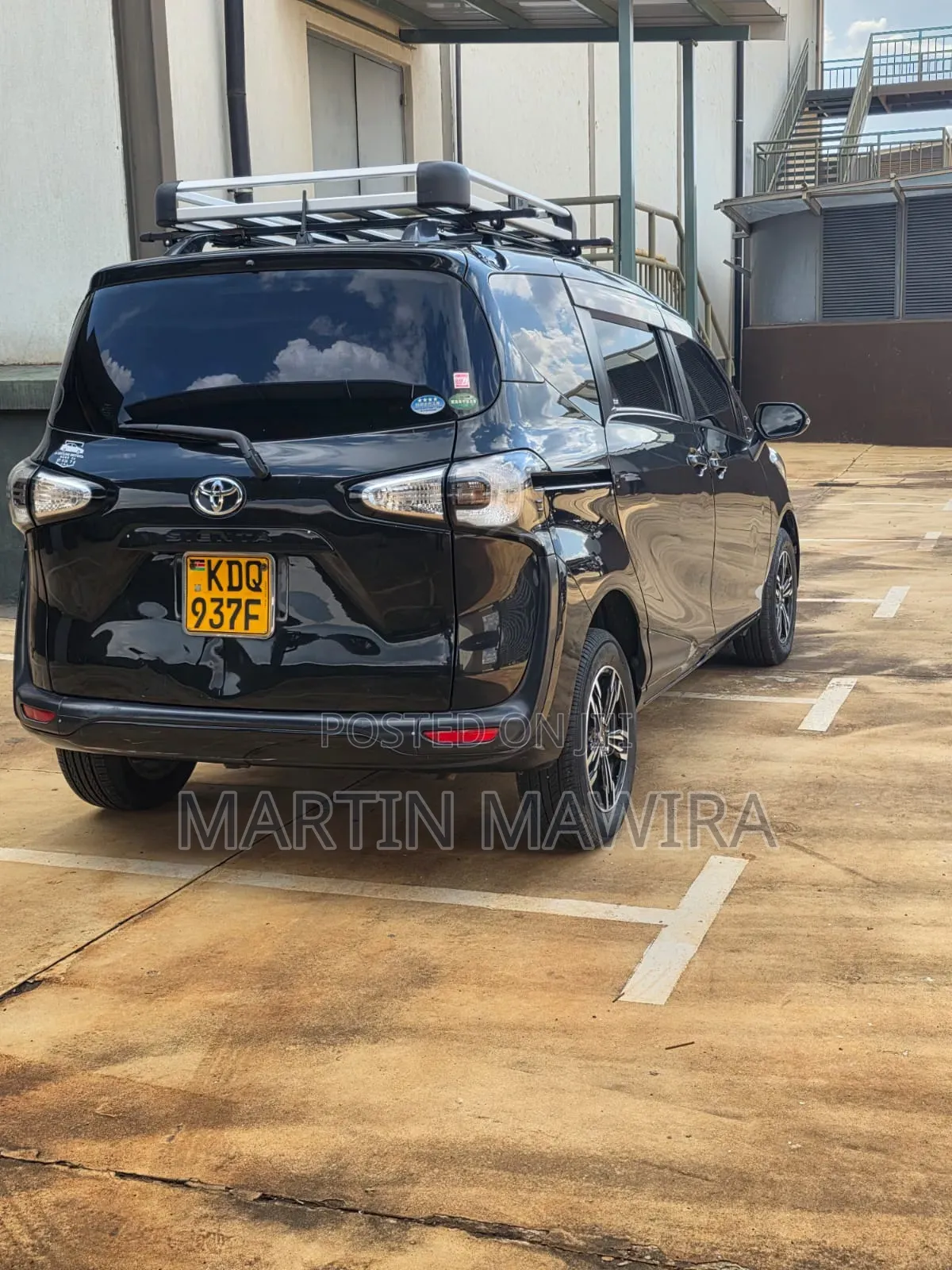 Toyota Sienta 2017 Black