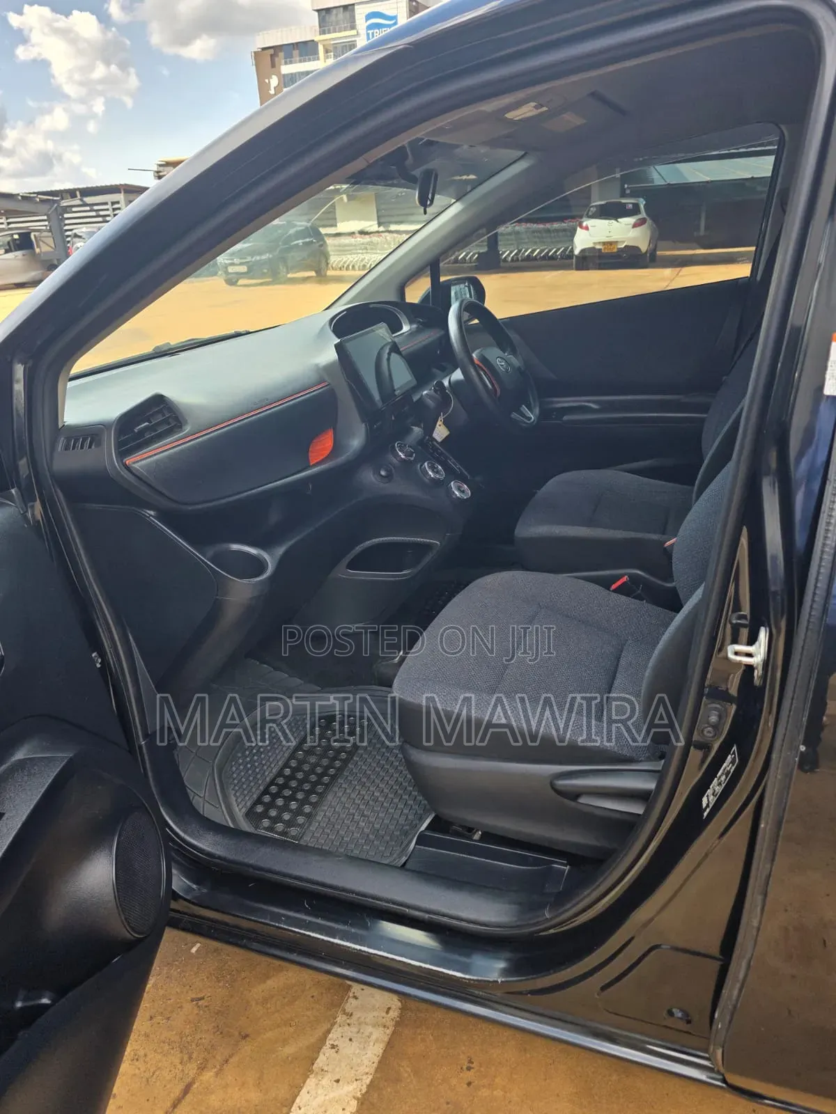 Toyota Sienta 2017 Black
