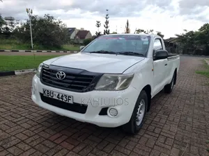 Toyota Hilux 2012 Off white