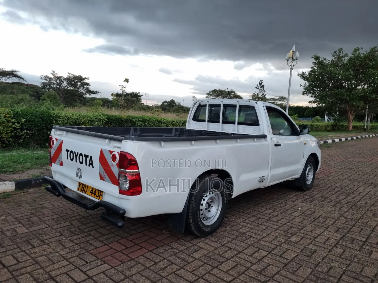 Toyota Hilux 2012 Off white