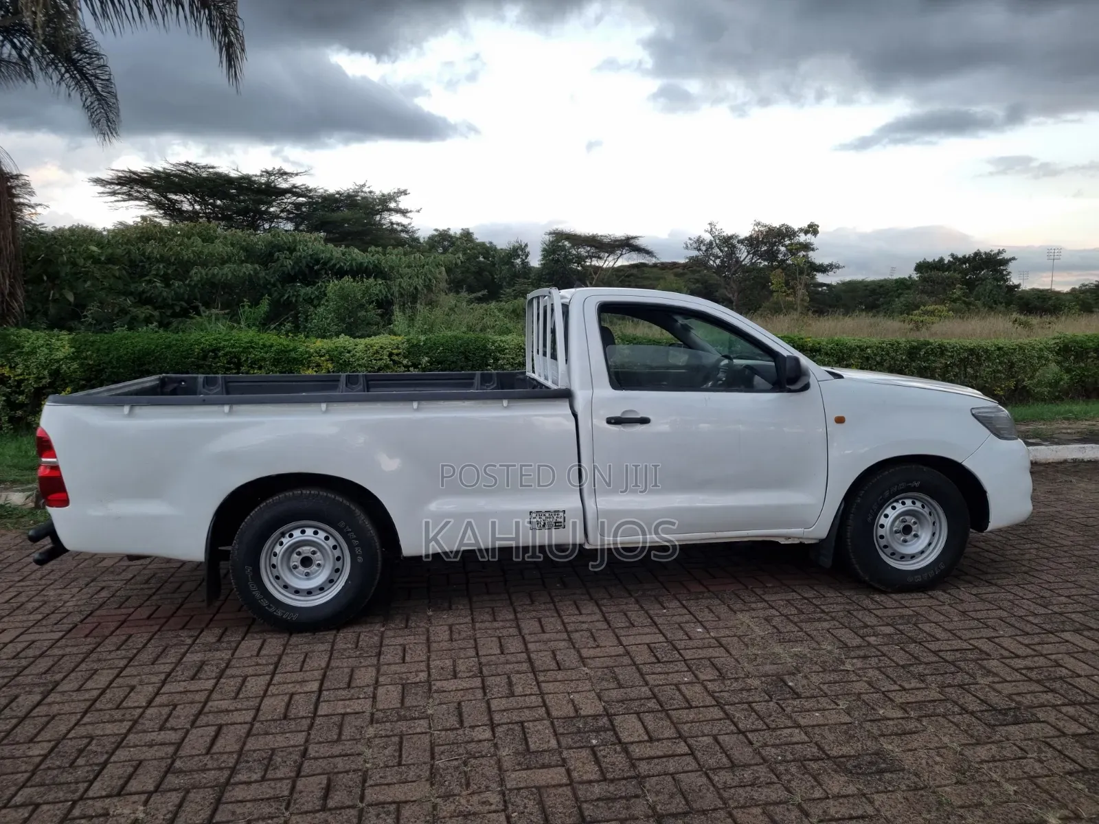Toyota Hilux 2012 Off white