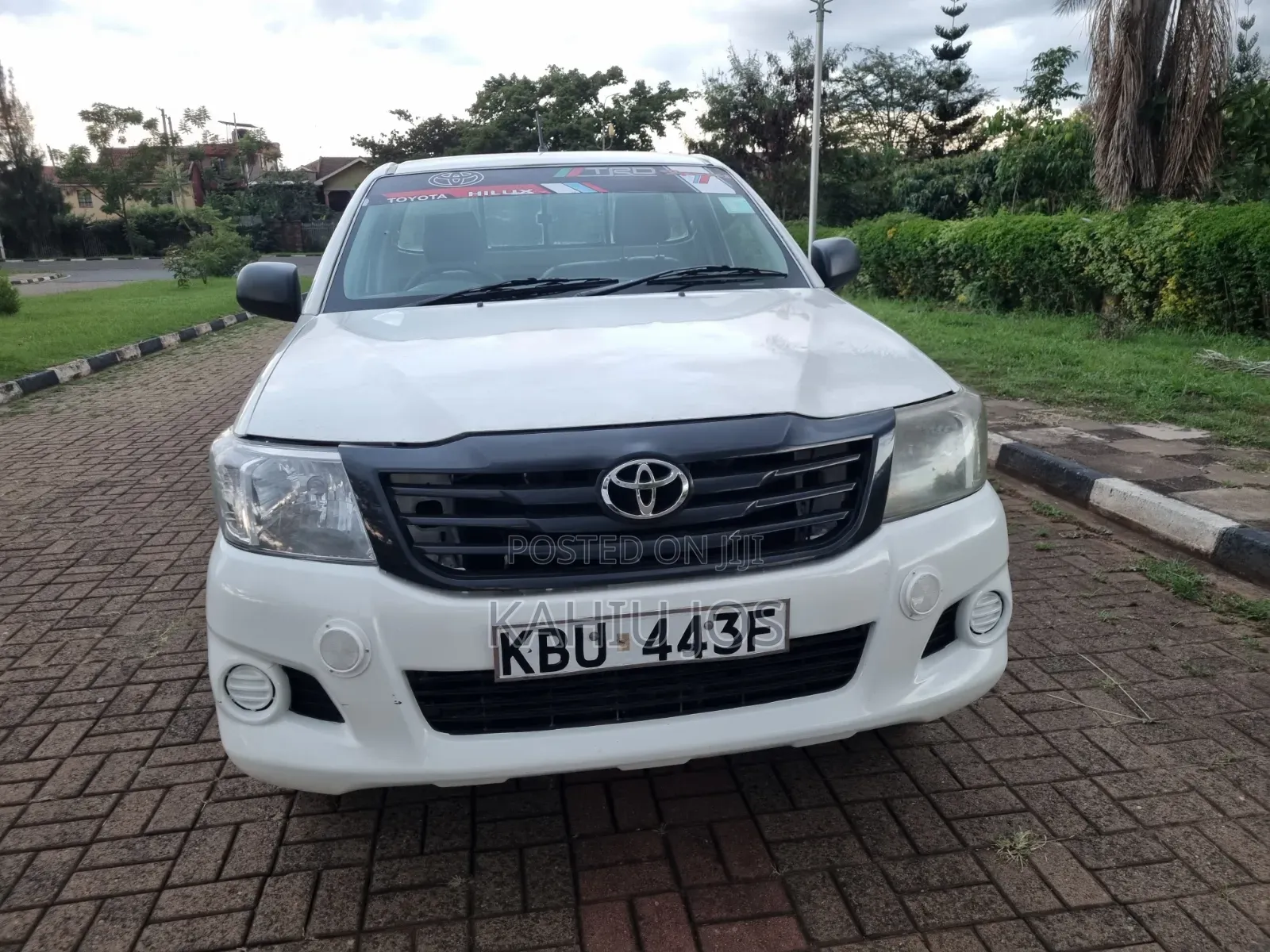 Toyota Hilux 2012 Off white