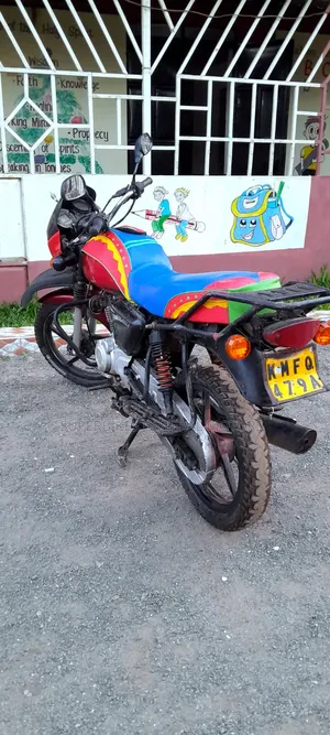 Bajaj Boxer 150 UG 2023 Red