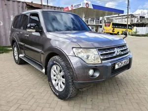 Mitsubishi Pajero 3.2 Di-Dc GLS 2010 Brown