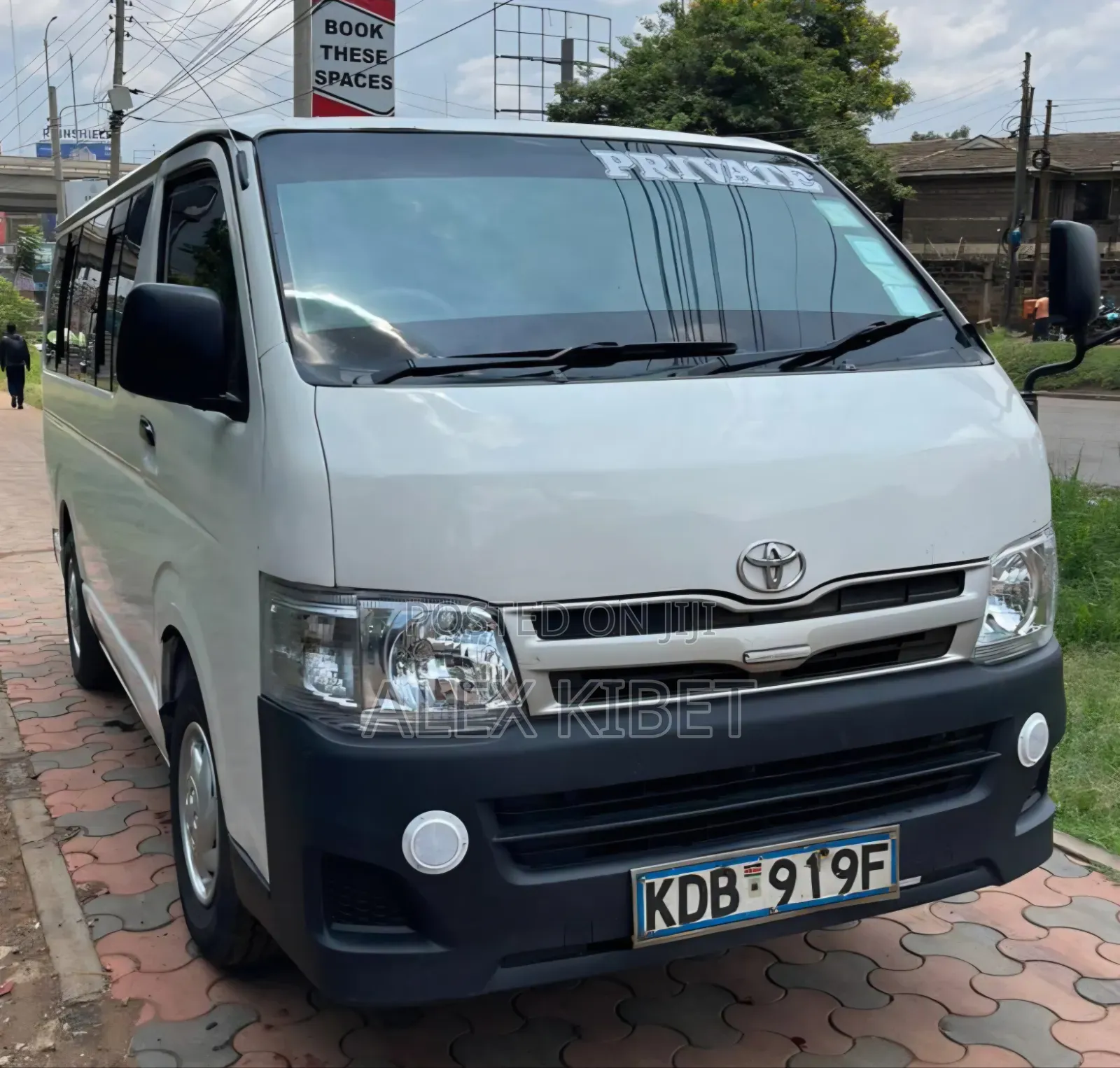 Toyota HiAce 2014 White