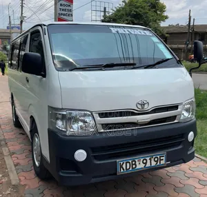 Toyota HiAce 2014 White