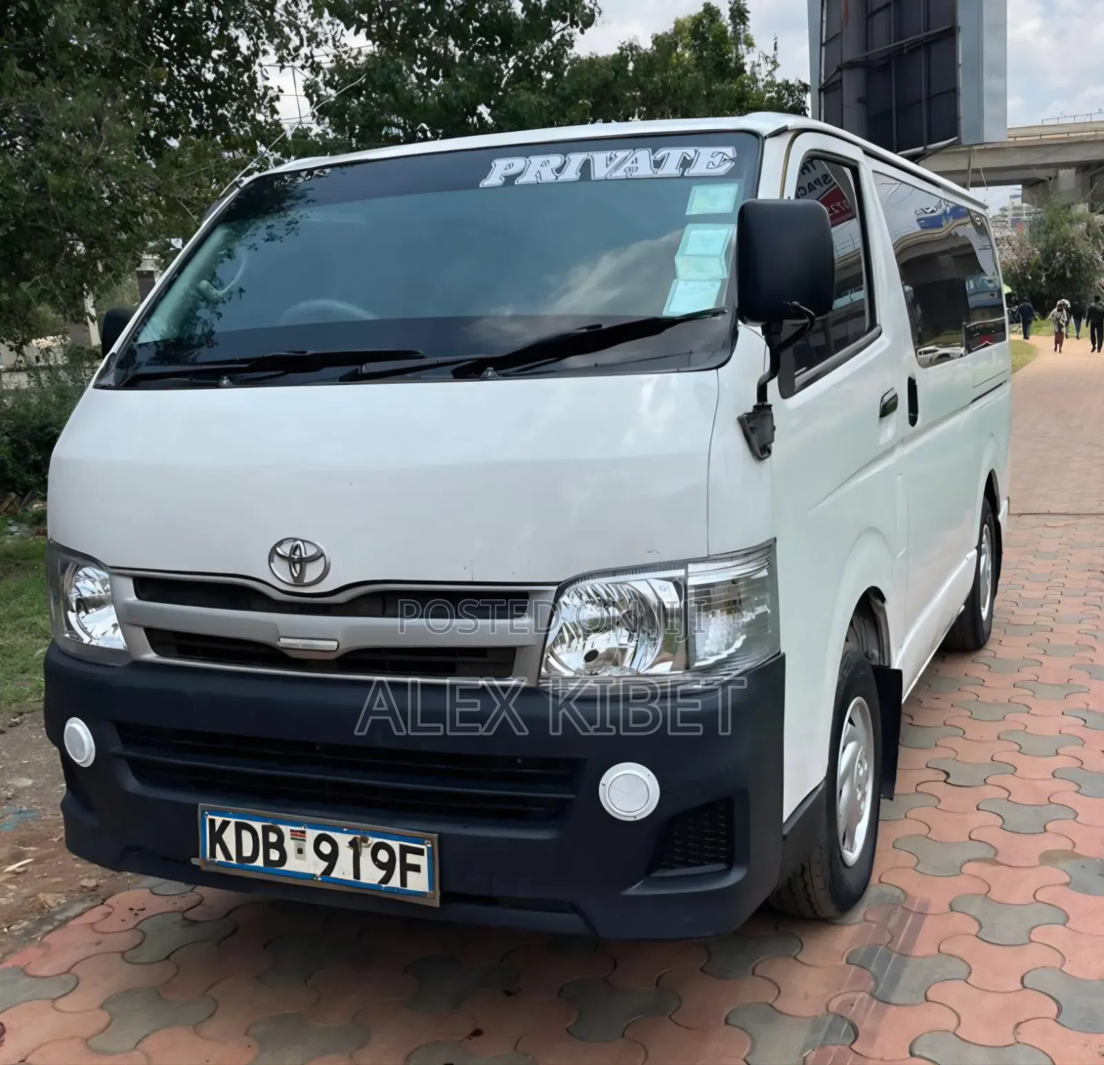 Toyota HiAce 2014 White