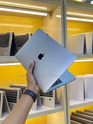Laptop Apple MacBook Pro 2017 16GB Intel Core i7 SSD 256GB