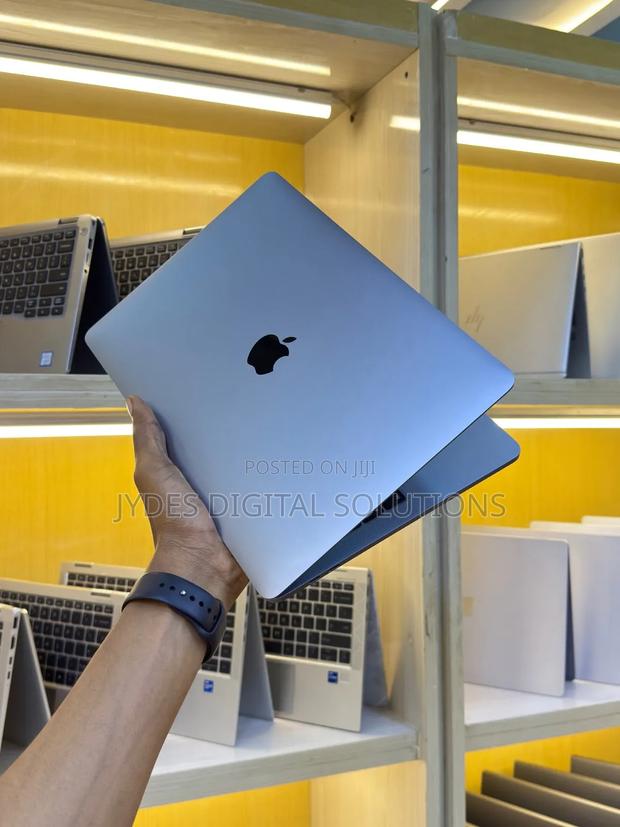 Laptop Apple MacBook Pro 2017 16GB Intel Core i7 SSD 256GB - thumbnail 3